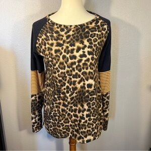 lovely melody Womans Size Small Animal Colorblock pullover top USA
